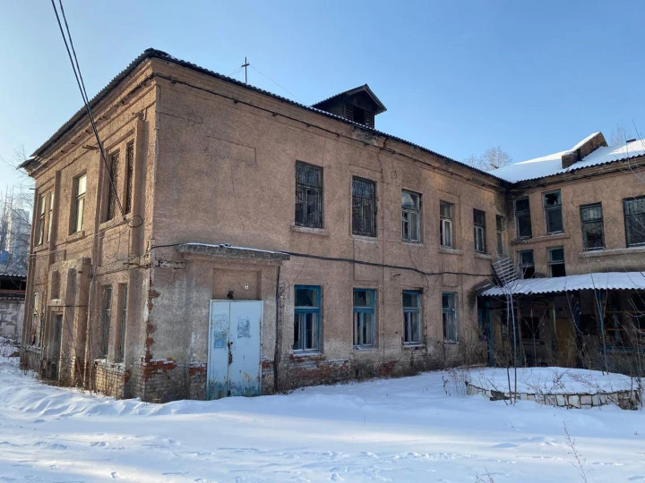 Продаются 2 (два) Здания и 3 (три) нежилых помещения,               г. Красноярск, ул. Малиновского, 19